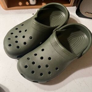 CROCS
